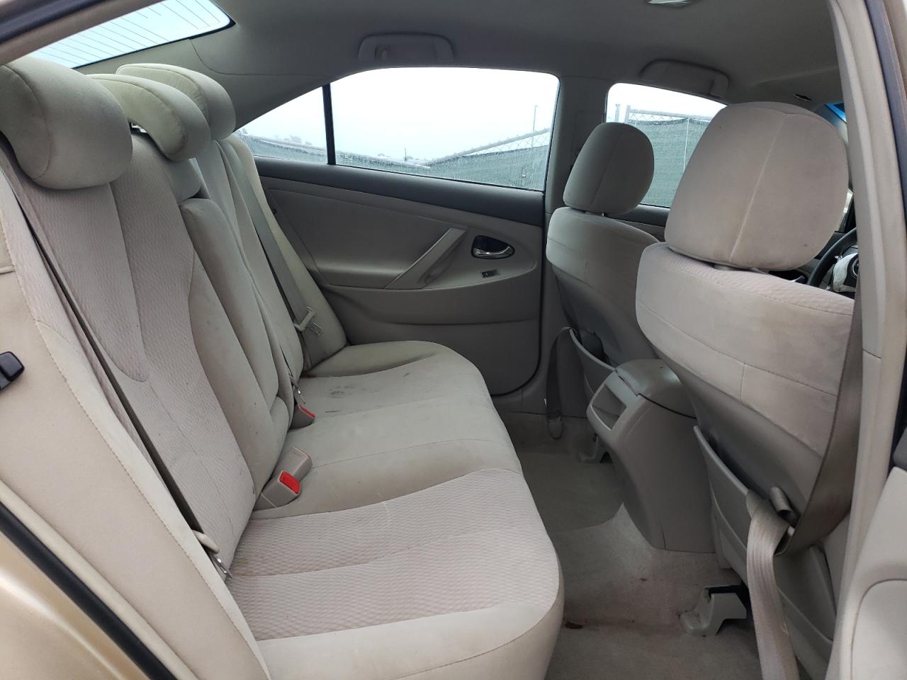 2010 Toyota Camry - Image 10