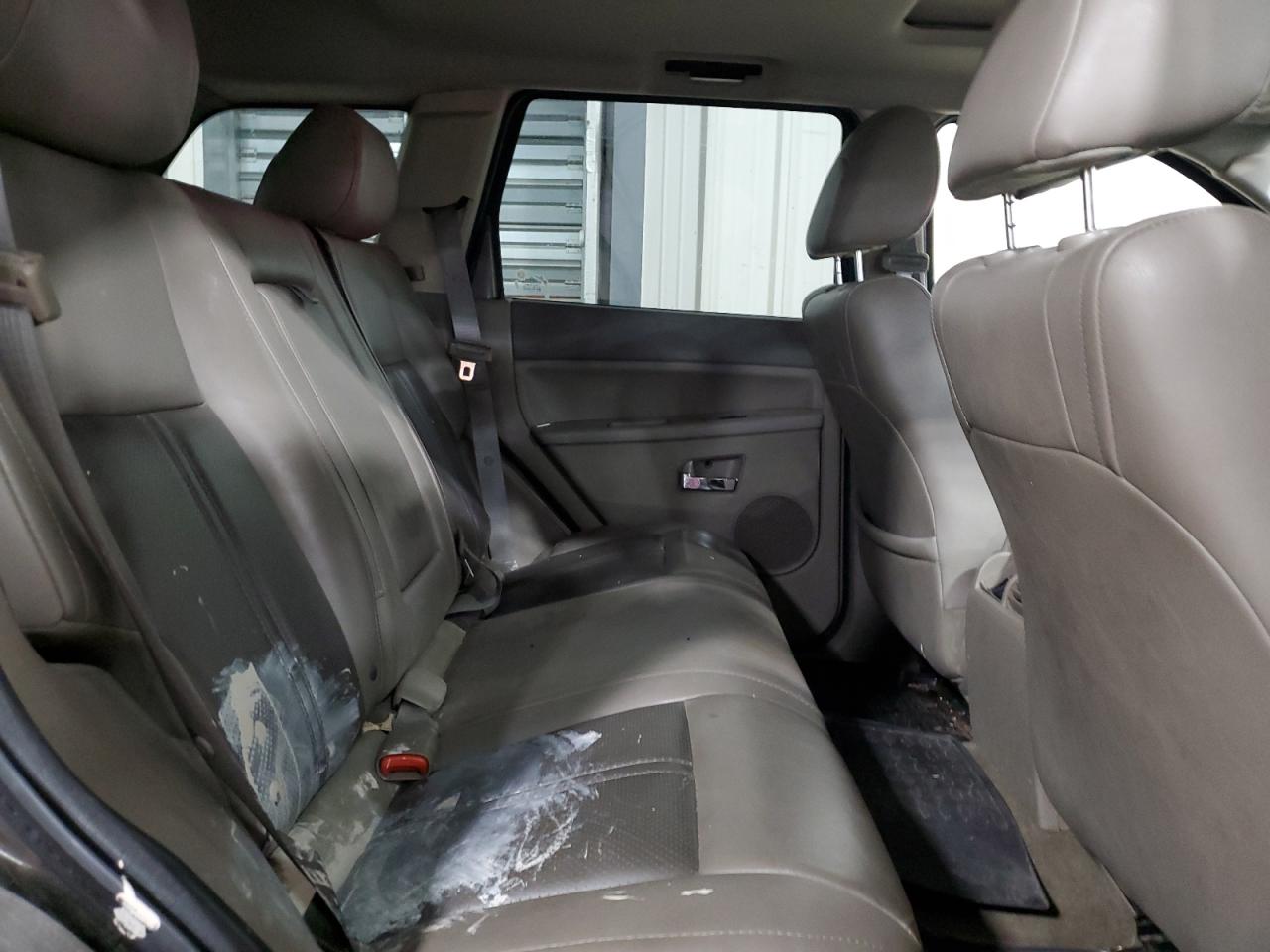 2005 Jeep Grand Cherokee - Image 11