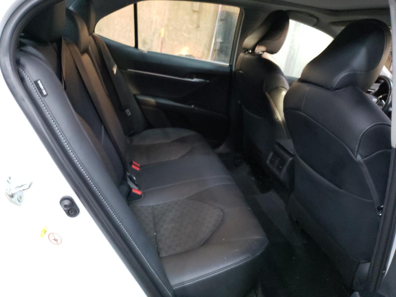2018 Toyota Camry - Image 10