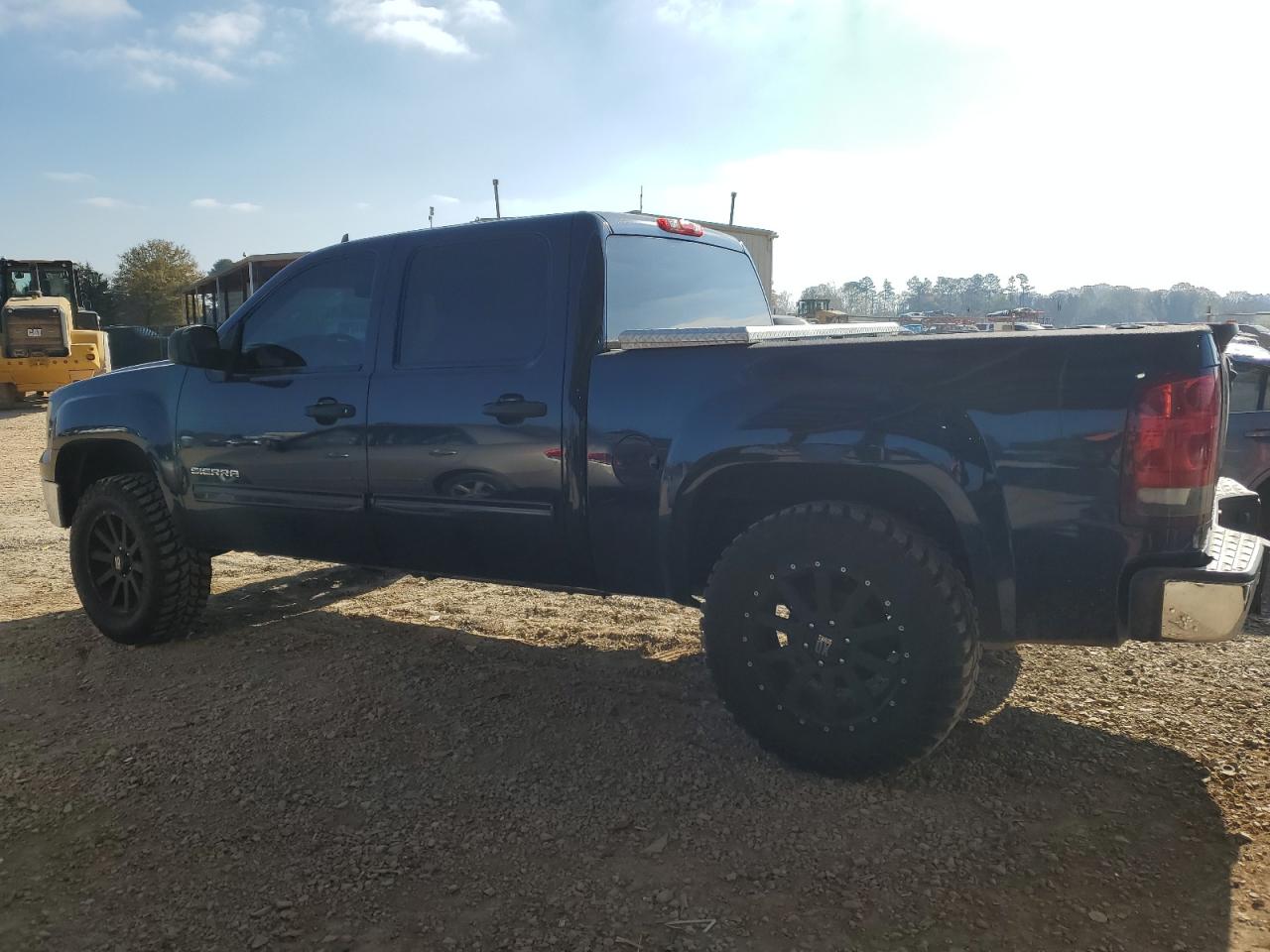2012 GMC Sierra - Image 2