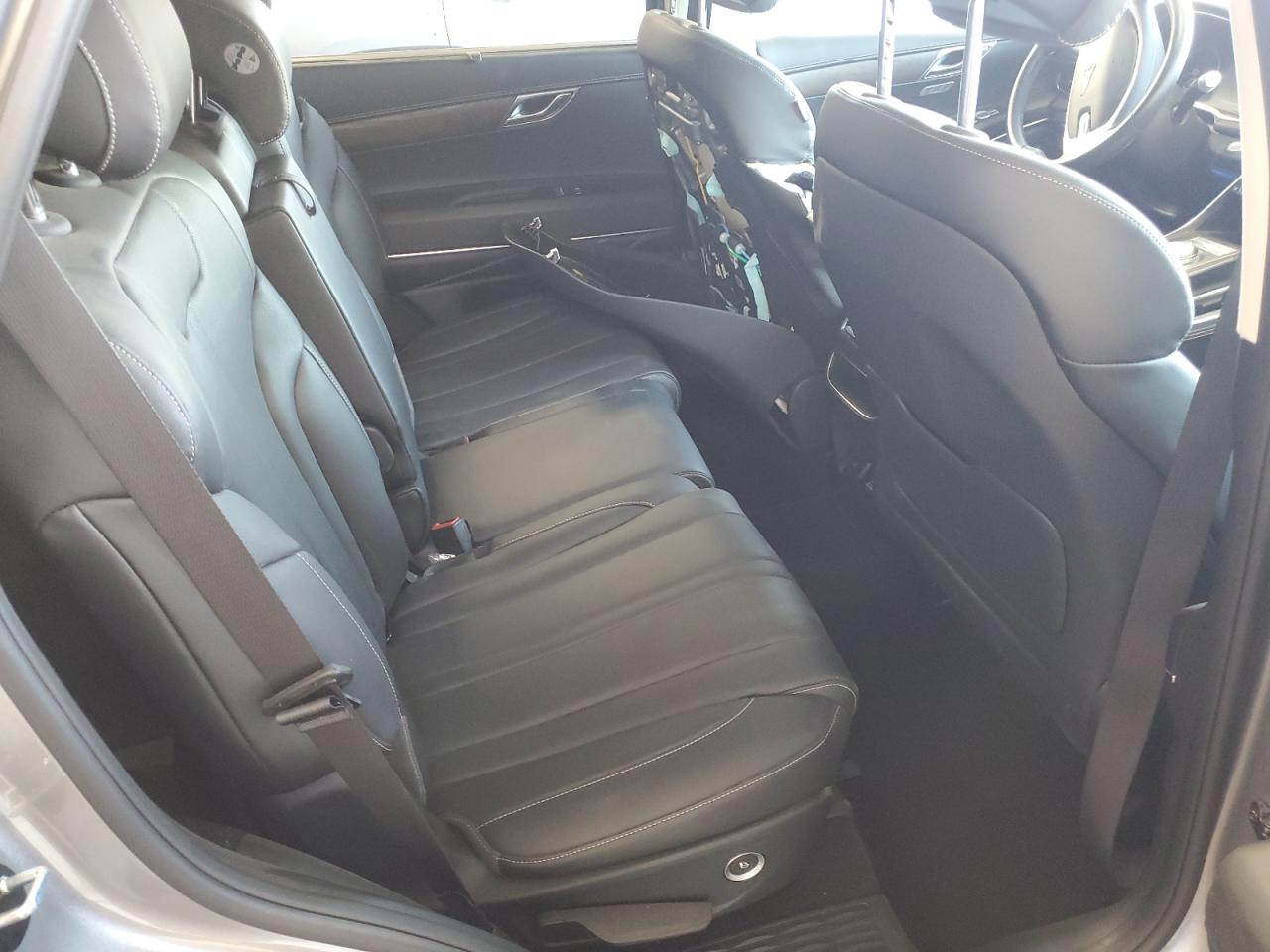 2024 Genesis GV80 - Image 11