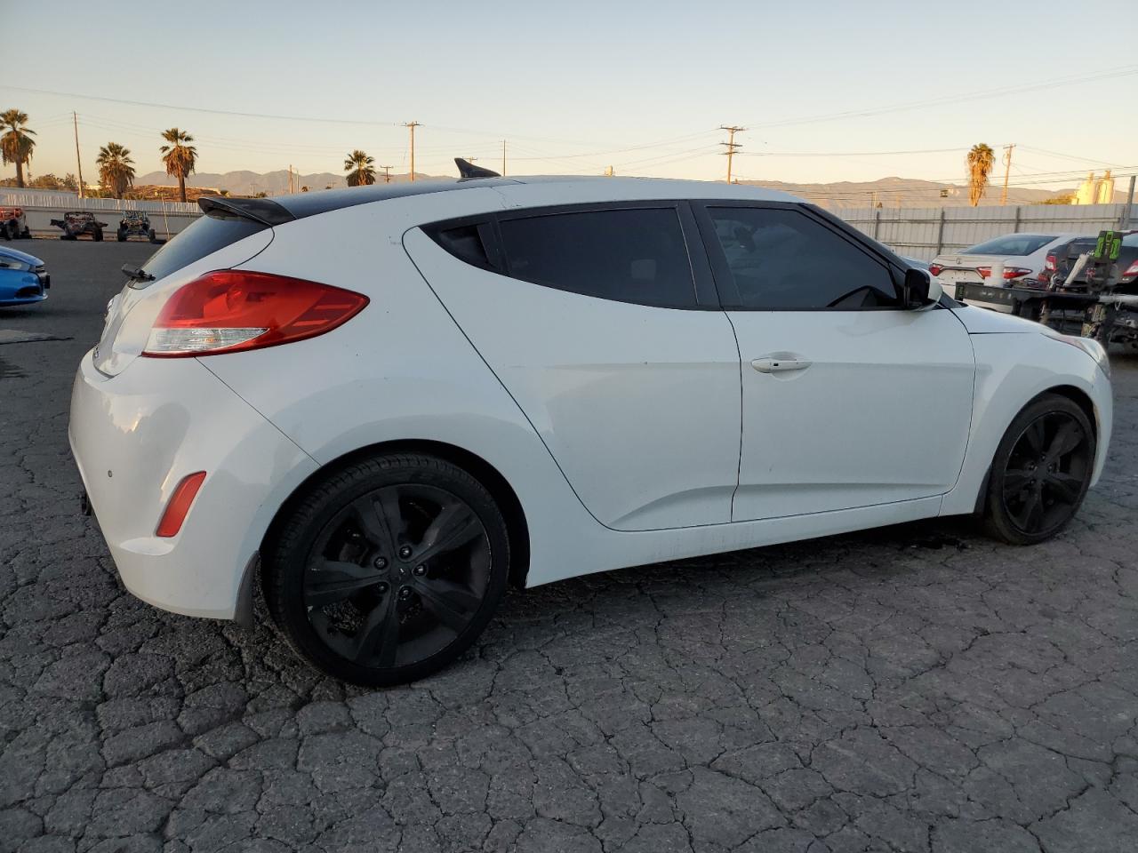 VIN KMHTC6AD2DU141638 2013 HYUNDAI VELOSTER no.3