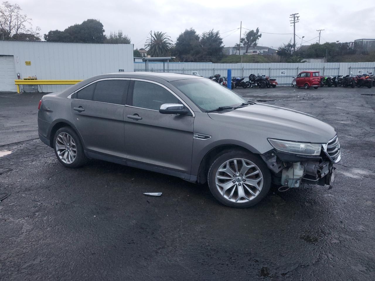 2013 Ford Taurus - Image 4