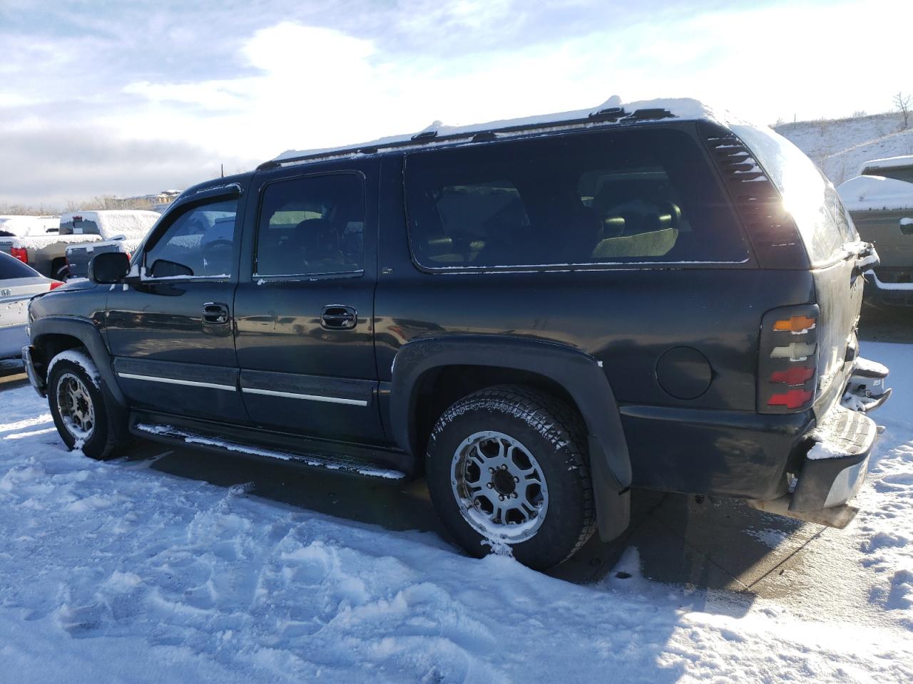 2003 Chevrolet Suburban - Image 2