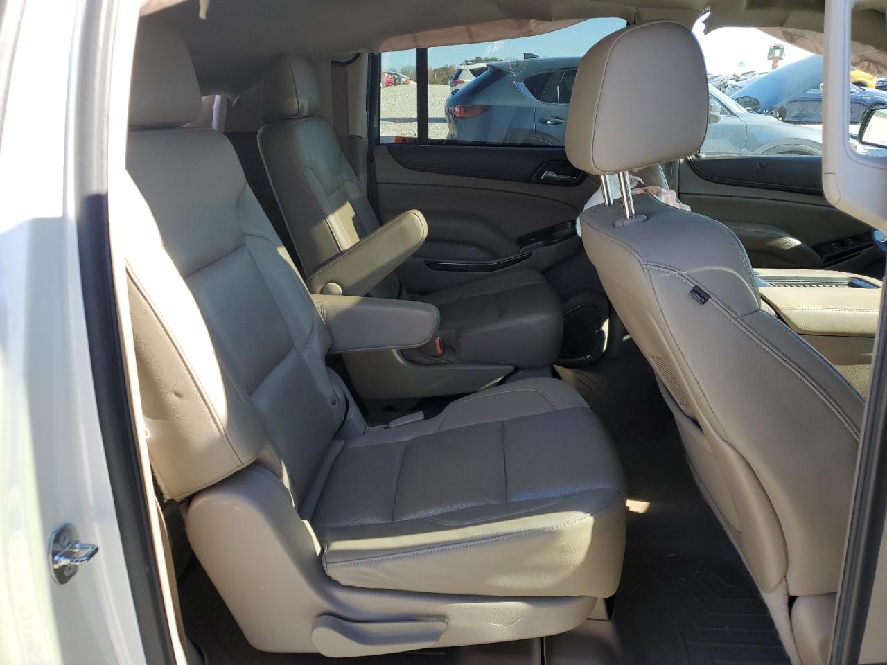 2015 GMC Yukon - Image 11