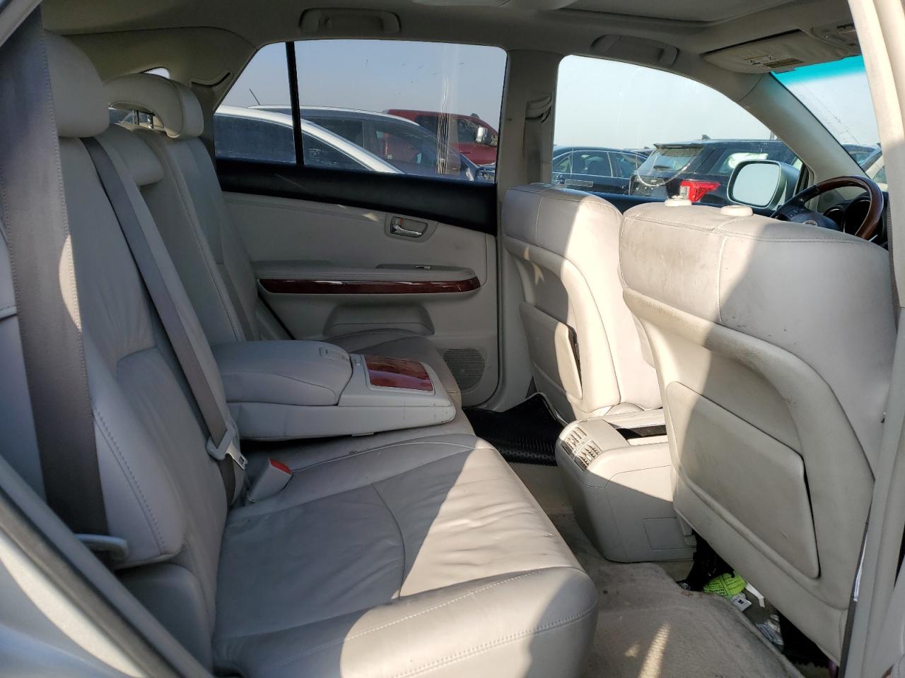 2005 Lexus RX - Image 10