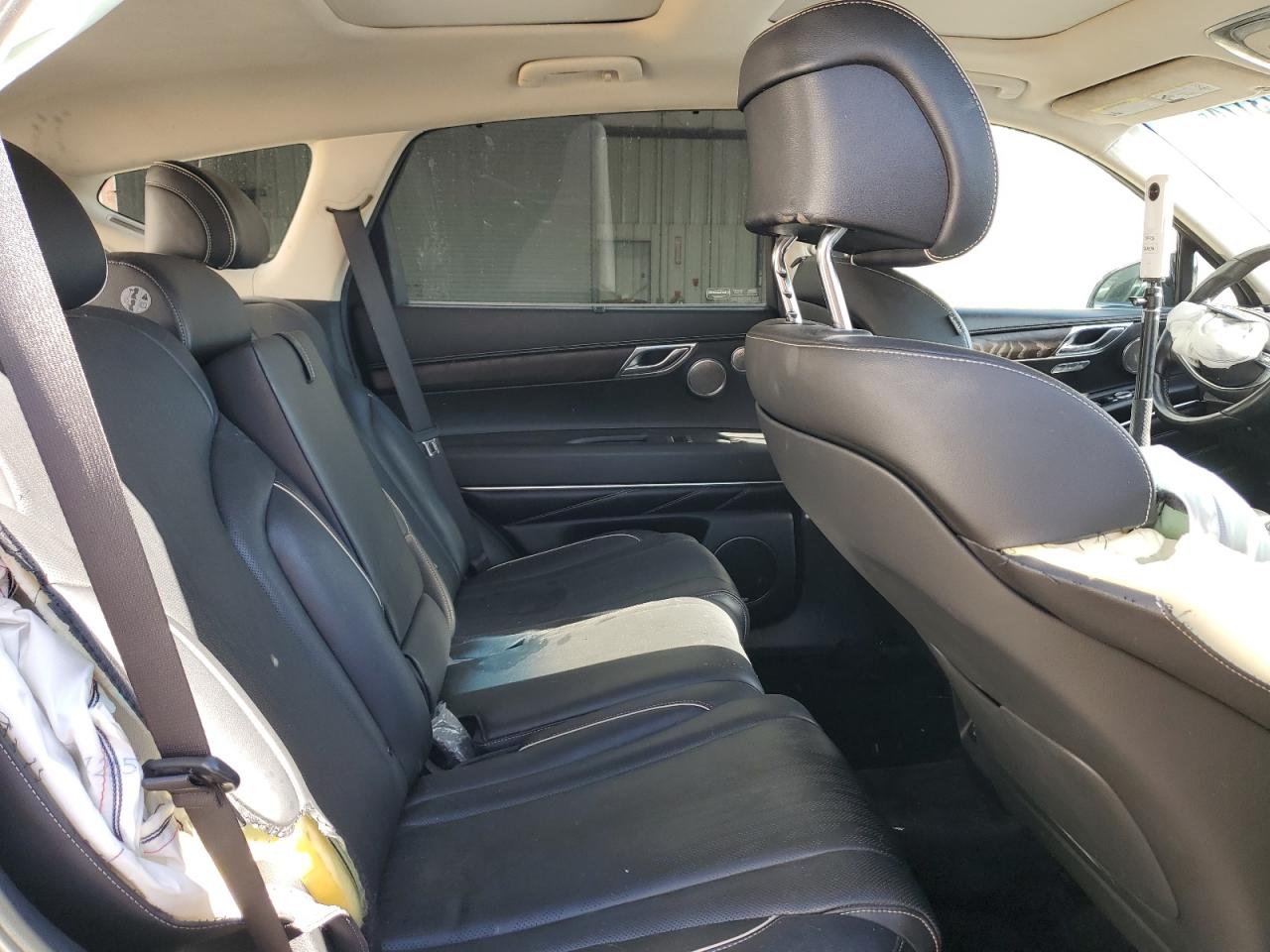 2021 Genesis GV80 - Image 11