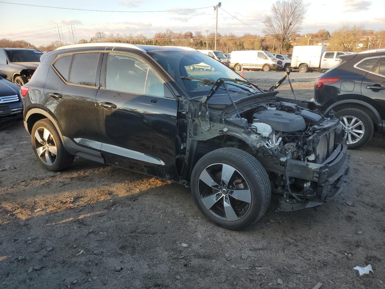 VIN YV4162XZ6K2012483 2019 VOLVO XC40 no.4