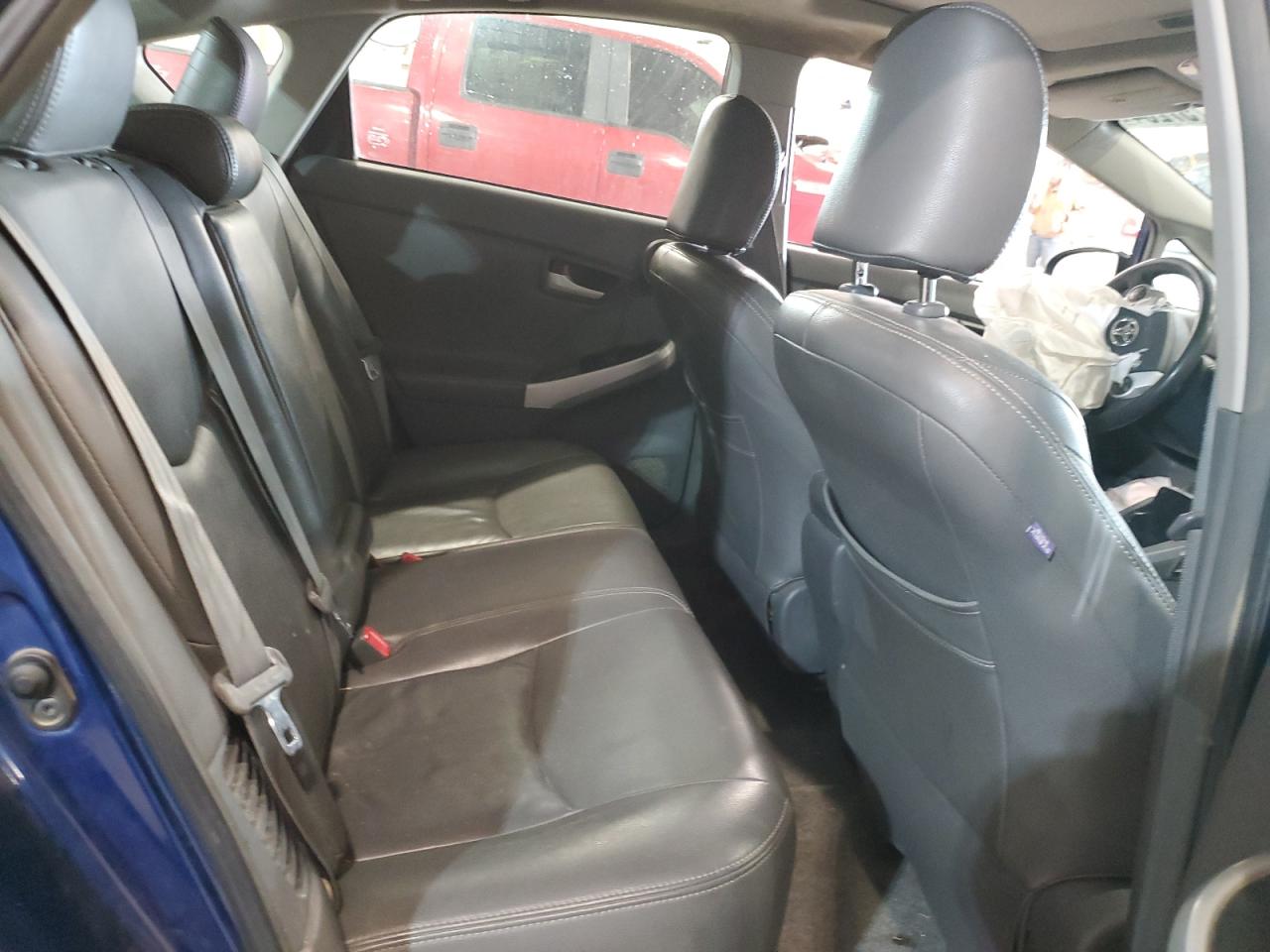 2010 Toyota Prius - Image 12