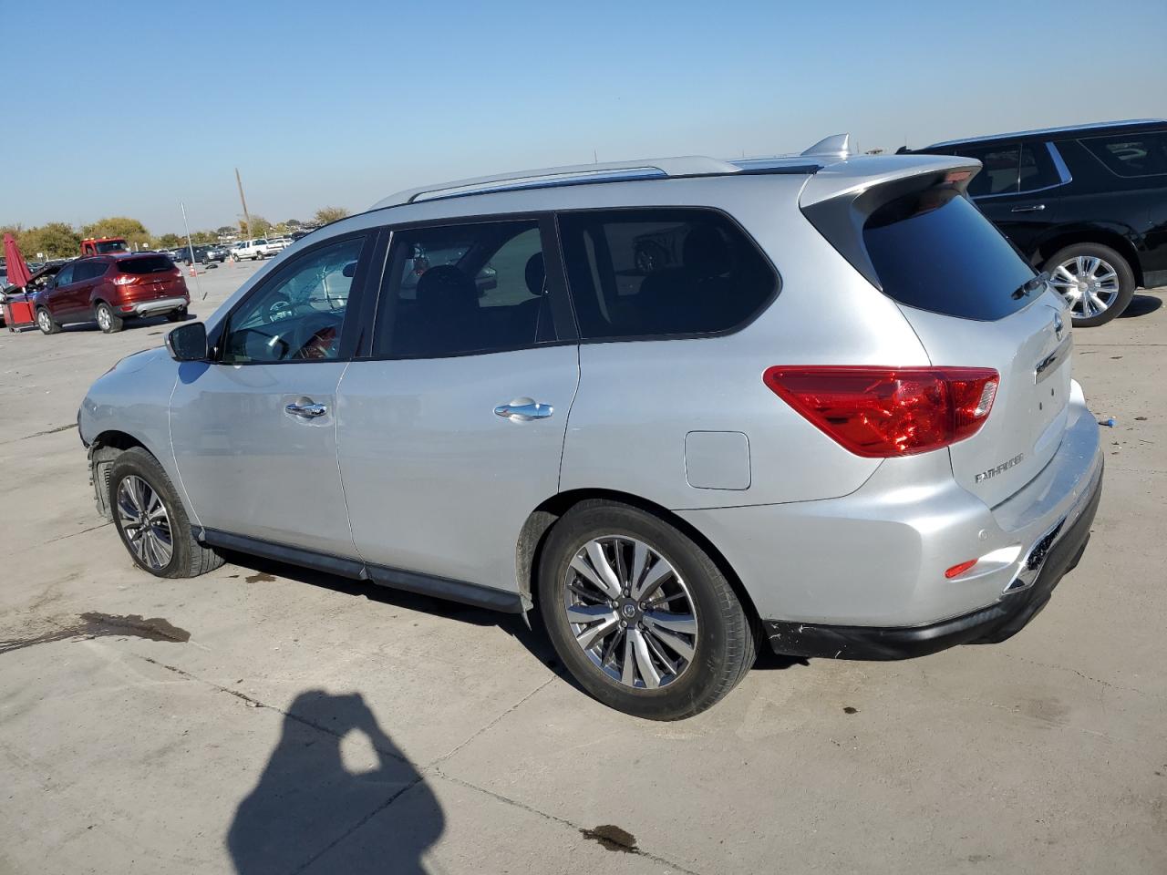 2019 Nissan Pathfinder - Image 2