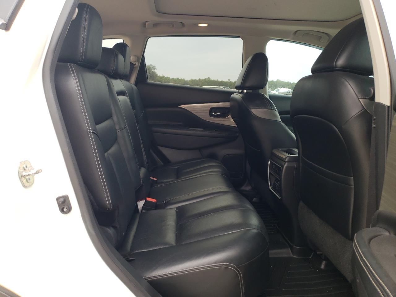 2017 Nissan Murano - Image 12