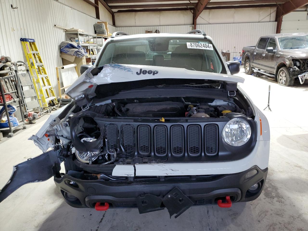 VIN ZACCJBCT2GPE32461 2016 JEEP RENEGADE no.5