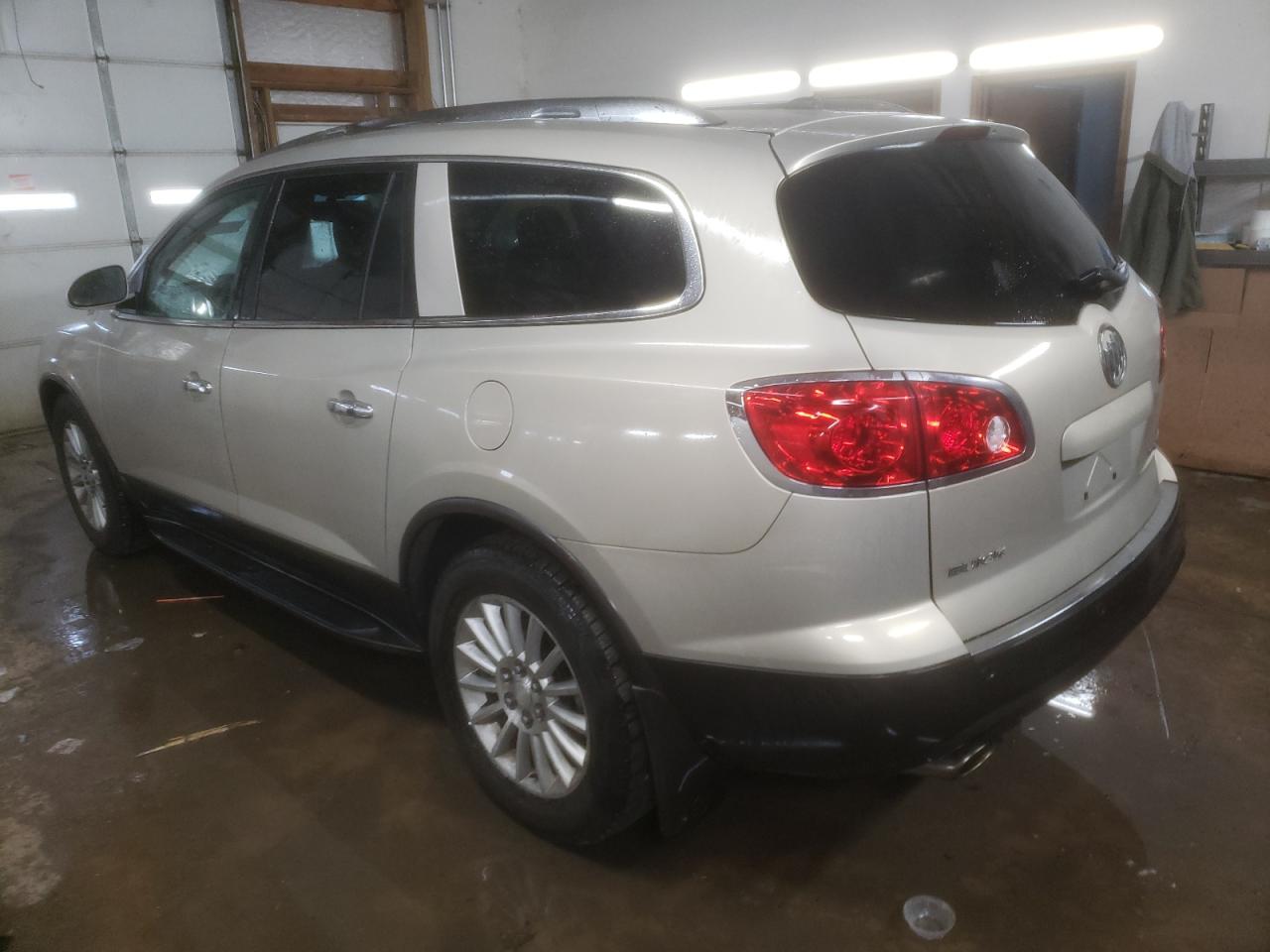 2010 Buick Enclave - Image 2