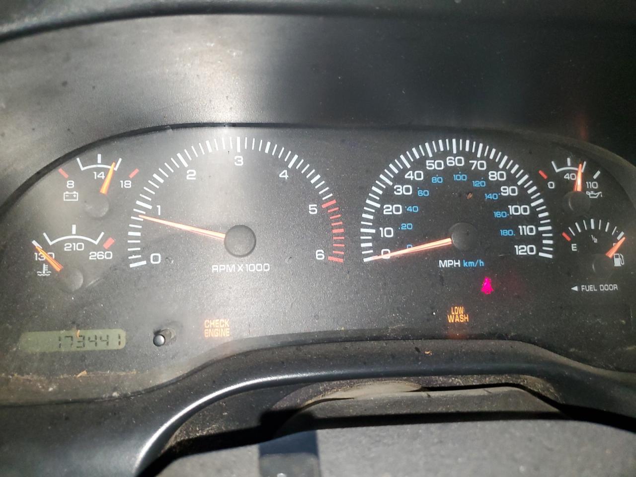 1998 Dodge RAM - Image 9