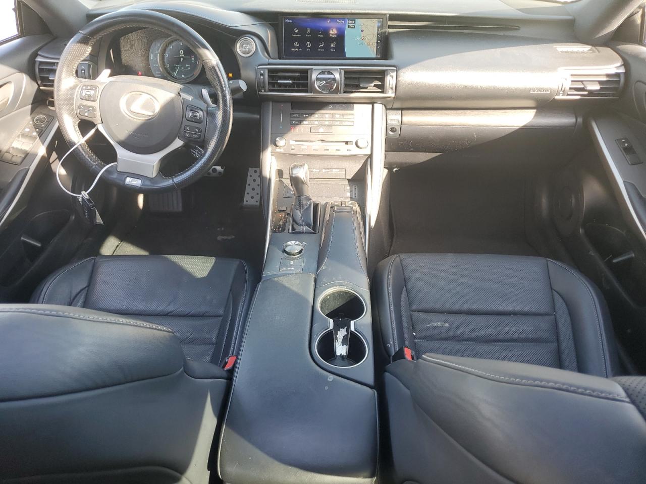 2019 Lexus IS - Image 8