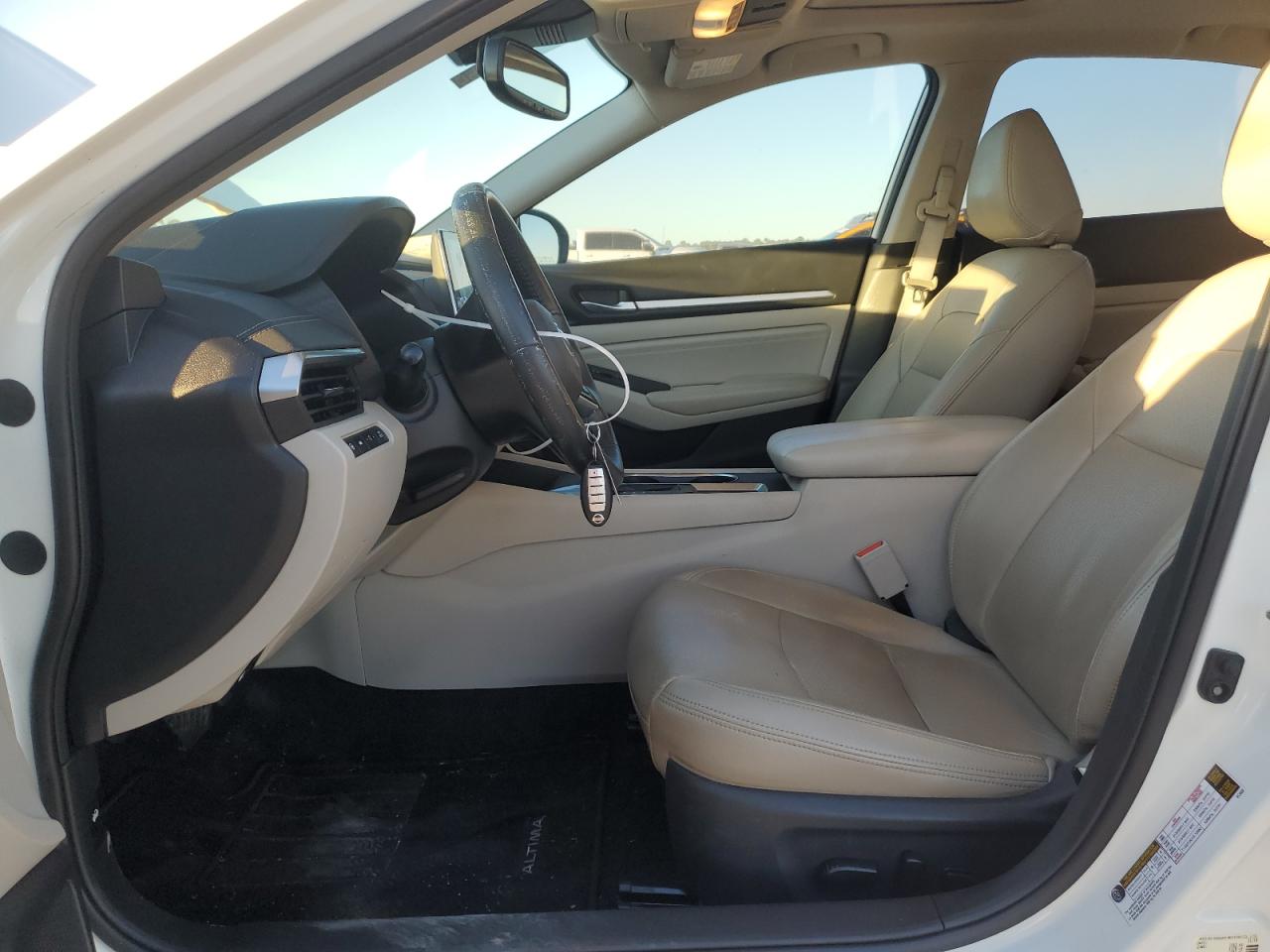 2019 Nissan Altima - Image 7