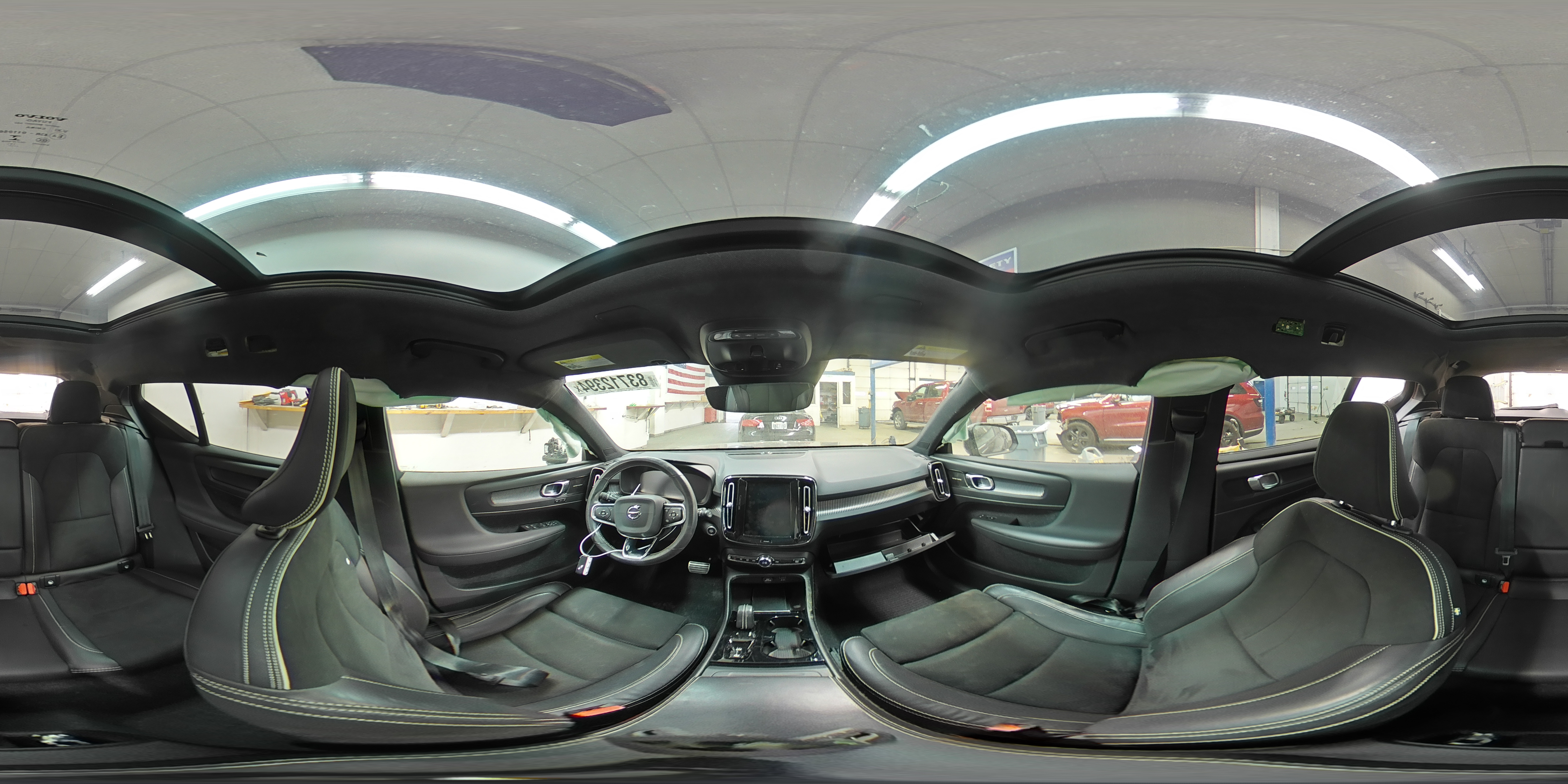 2021 Volvo XC40 - Image 14