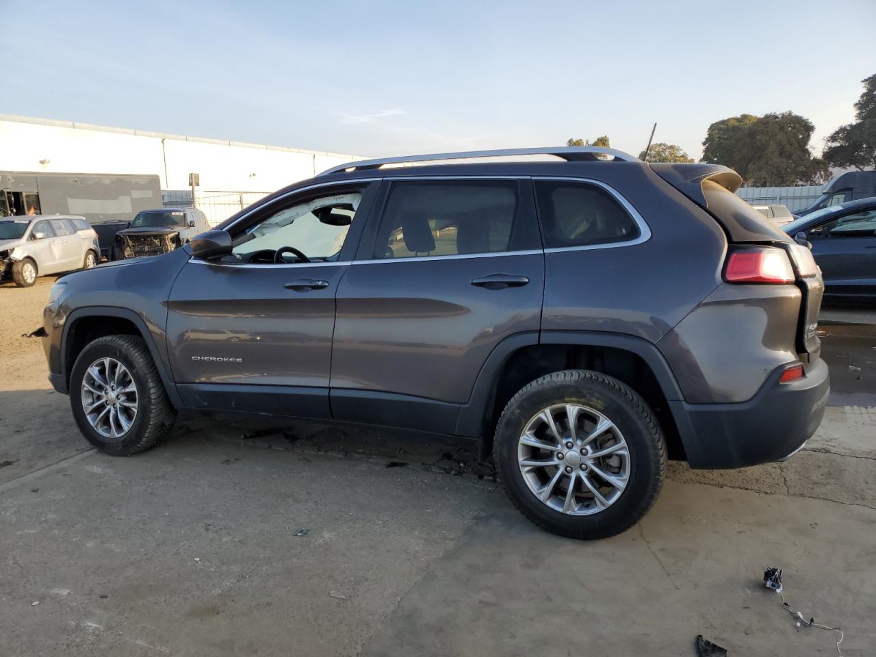 1C4PJMLN7KD174573 2019 JEEP GRAND CHEROKEE - Image 2