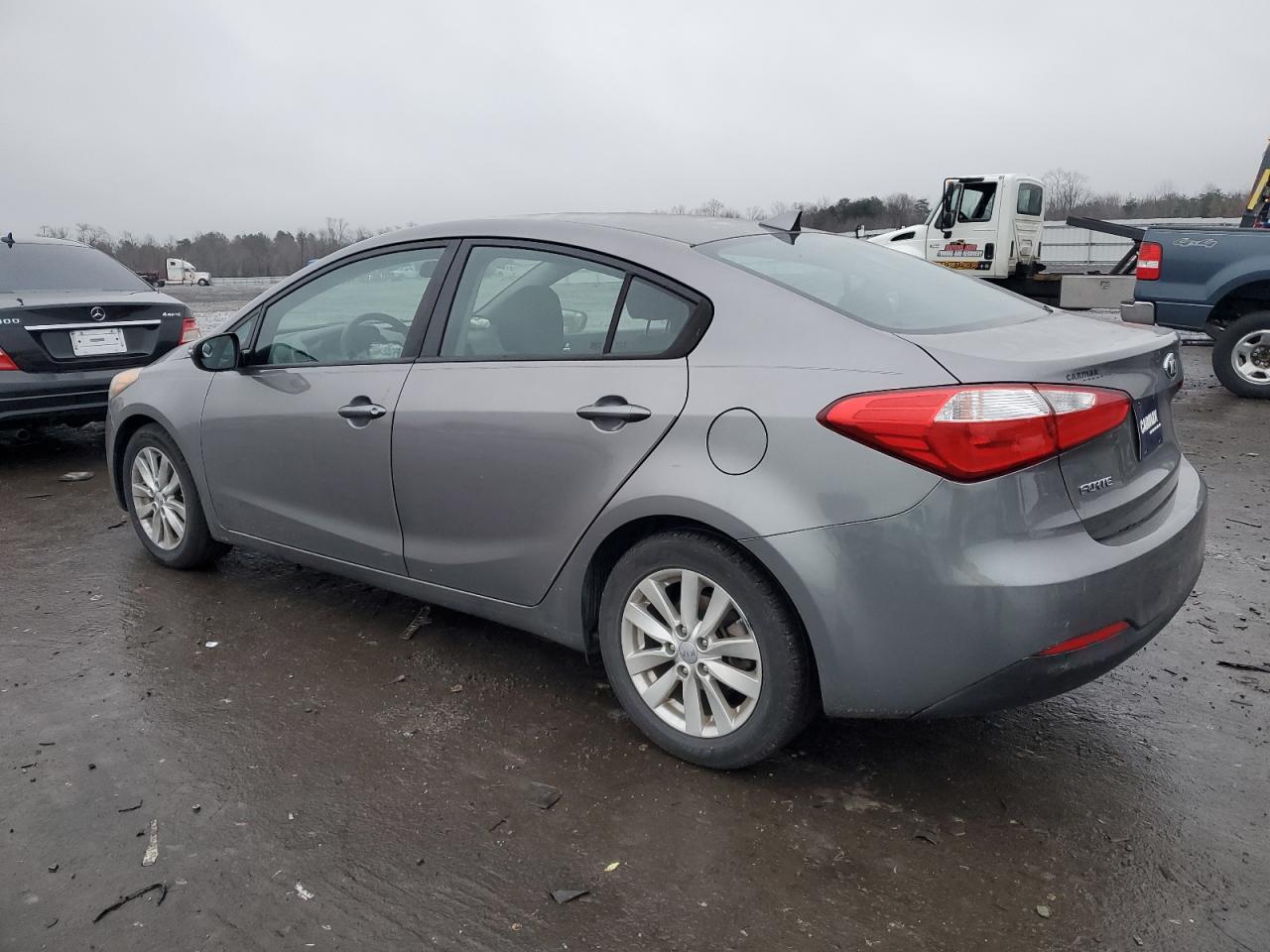 VIN KNAFX4A64G5446467 2016 KIA FORTE no.2