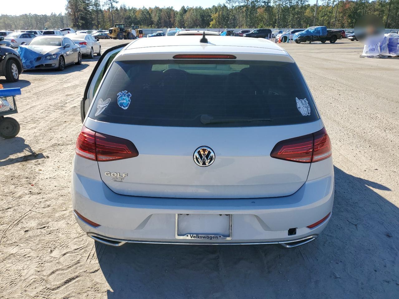 2020 Volkswagen Golf - Image 6