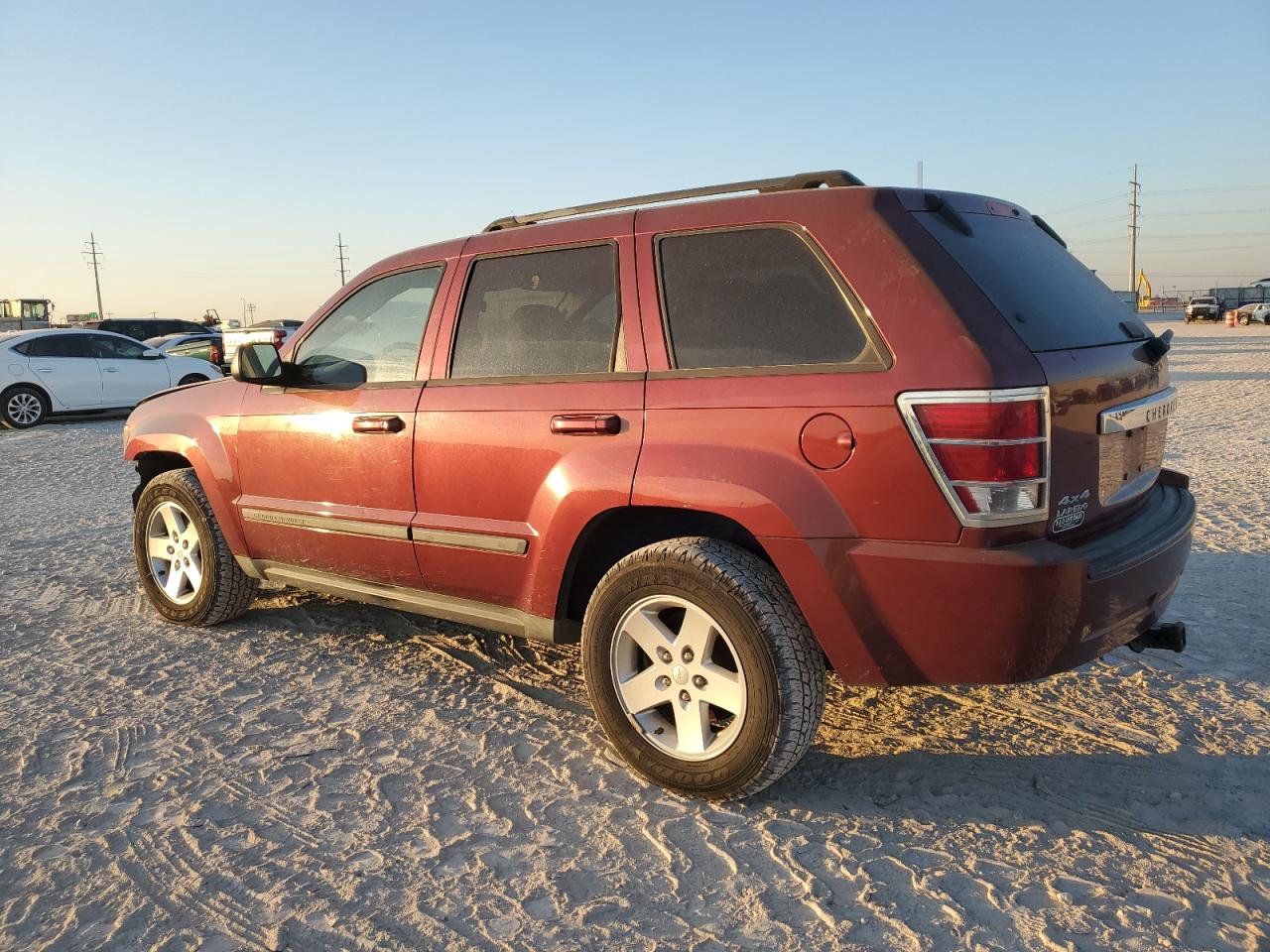 2007 Jeep Grand Cherokee - Image 2