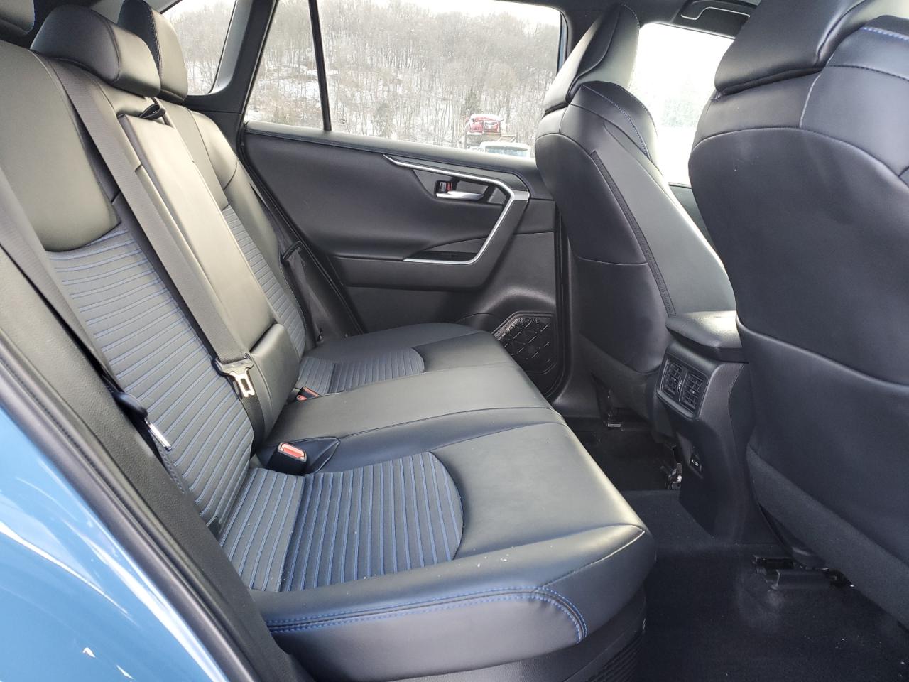 2022 Toyota RAV 4 - Image 11