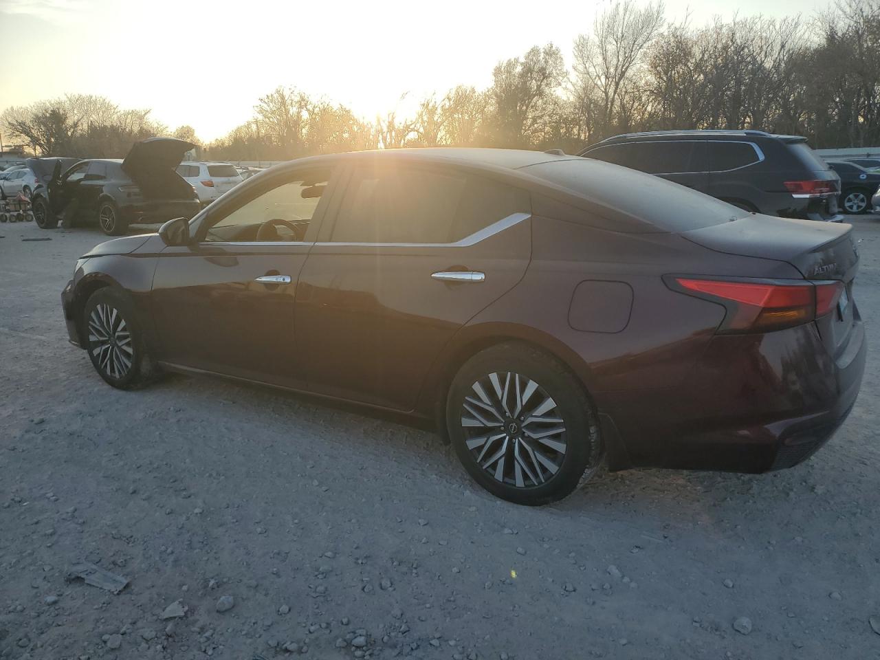2024 Nissan Altima - Image 2