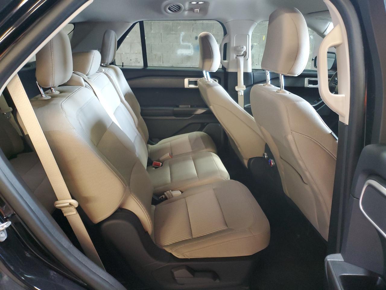 2021 Ford Explorer - Image 11