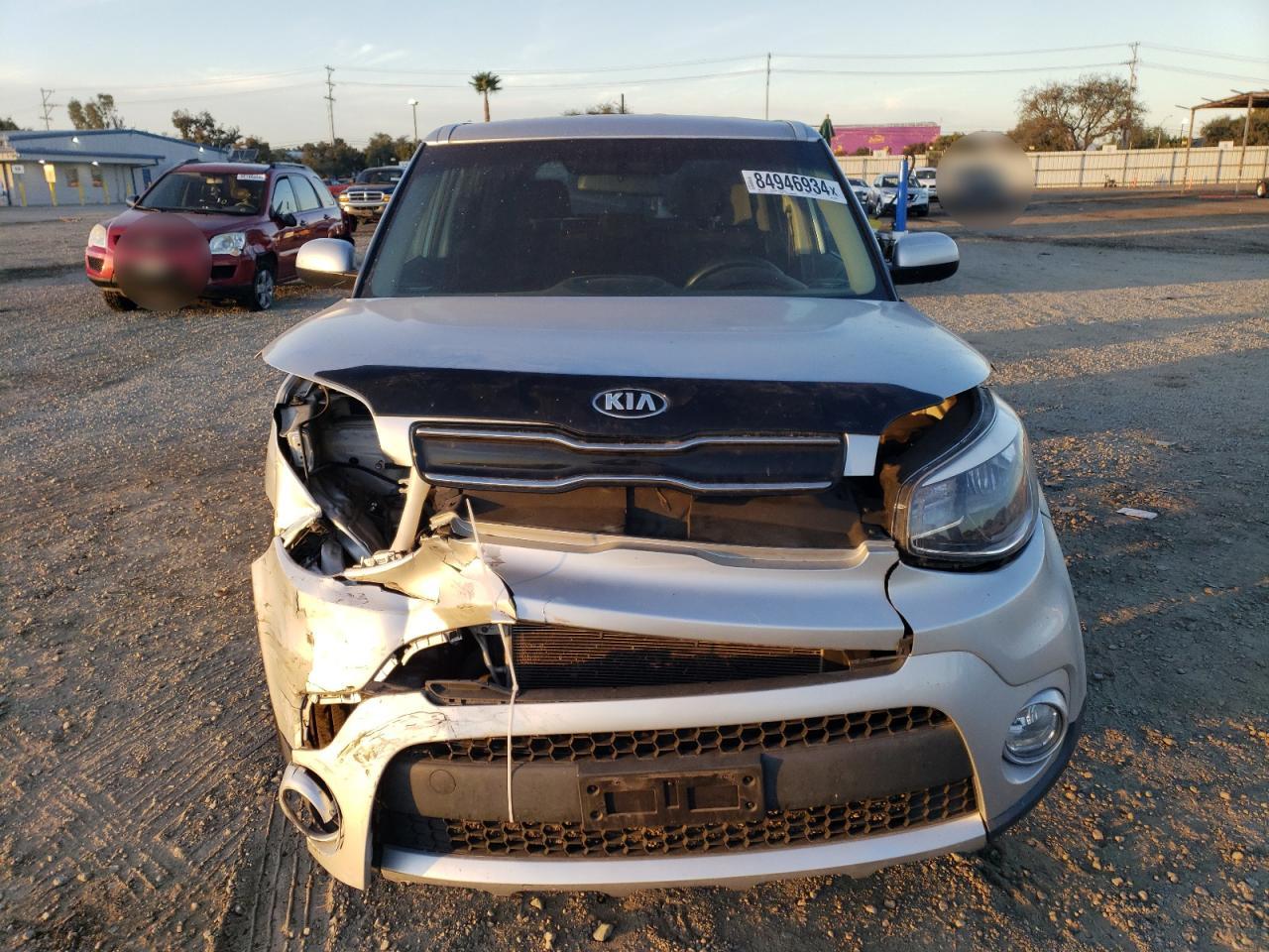 VIN KNDJP3A5XJ7623372 2018 KIA SOUL no.5