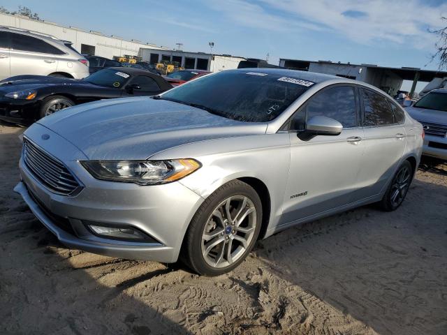 Седаны FORD FUSION 2017 Серебристый