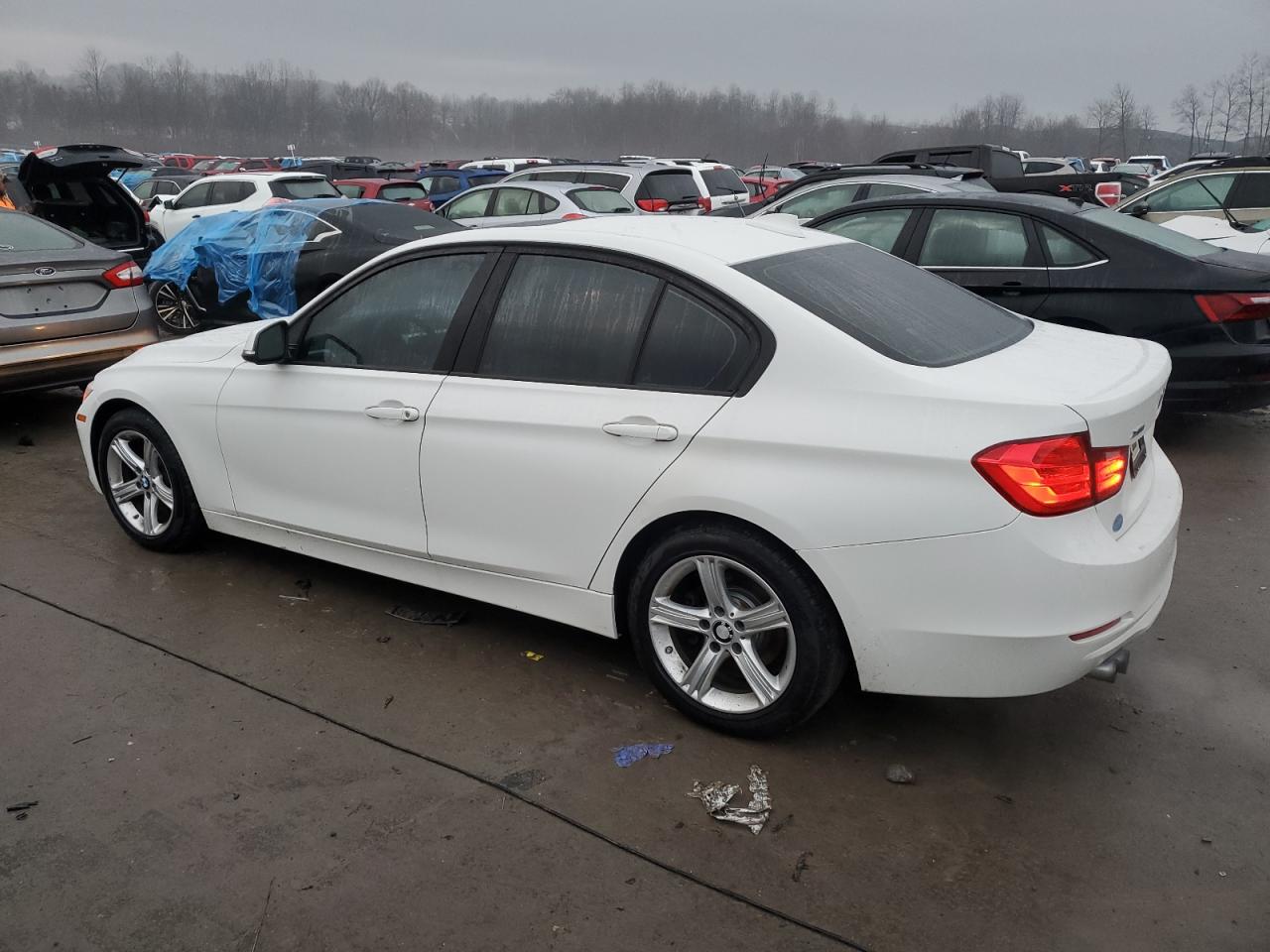 VIN WBA3B5C56DF595920 2013 BMW 3 SERIES no.2