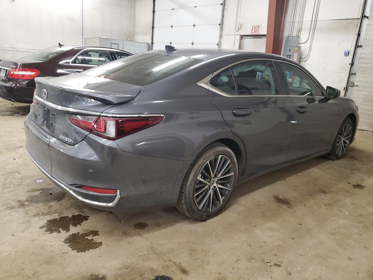 2024 Lexus ES - Image 3
