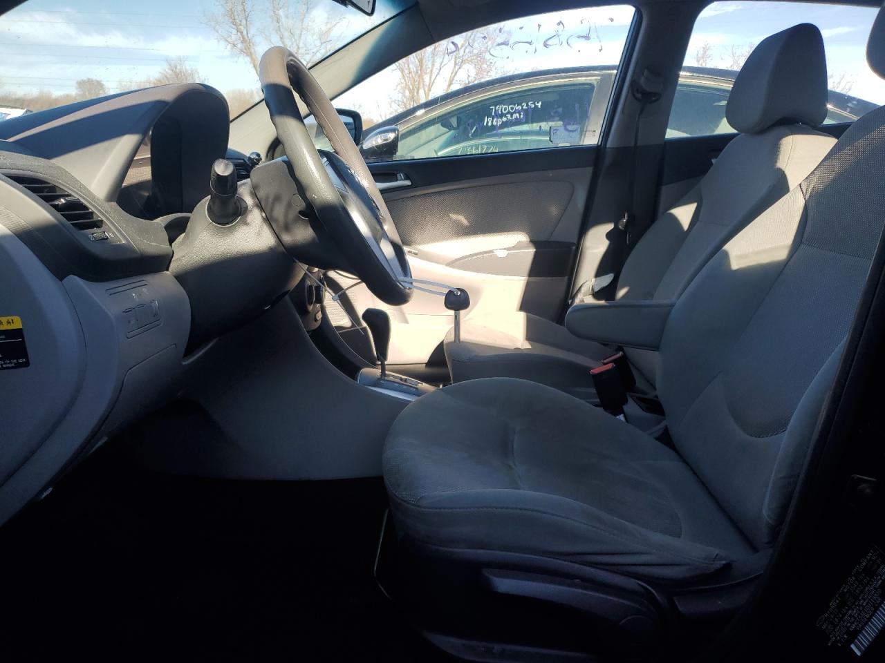 2013 Hyundai Accent - Image 7