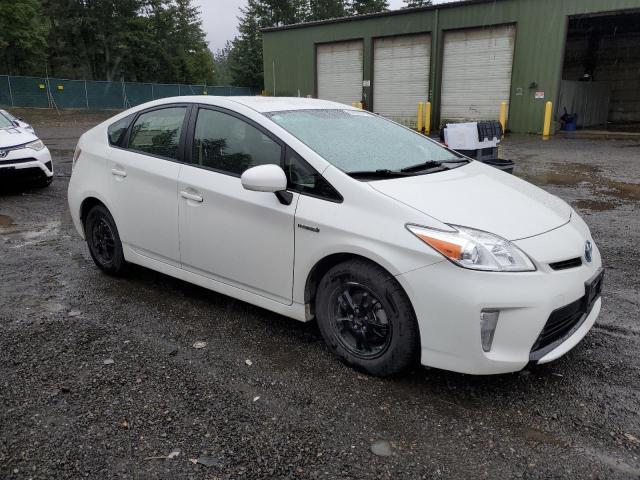  TOYOTA PRIUS 2015 Белы