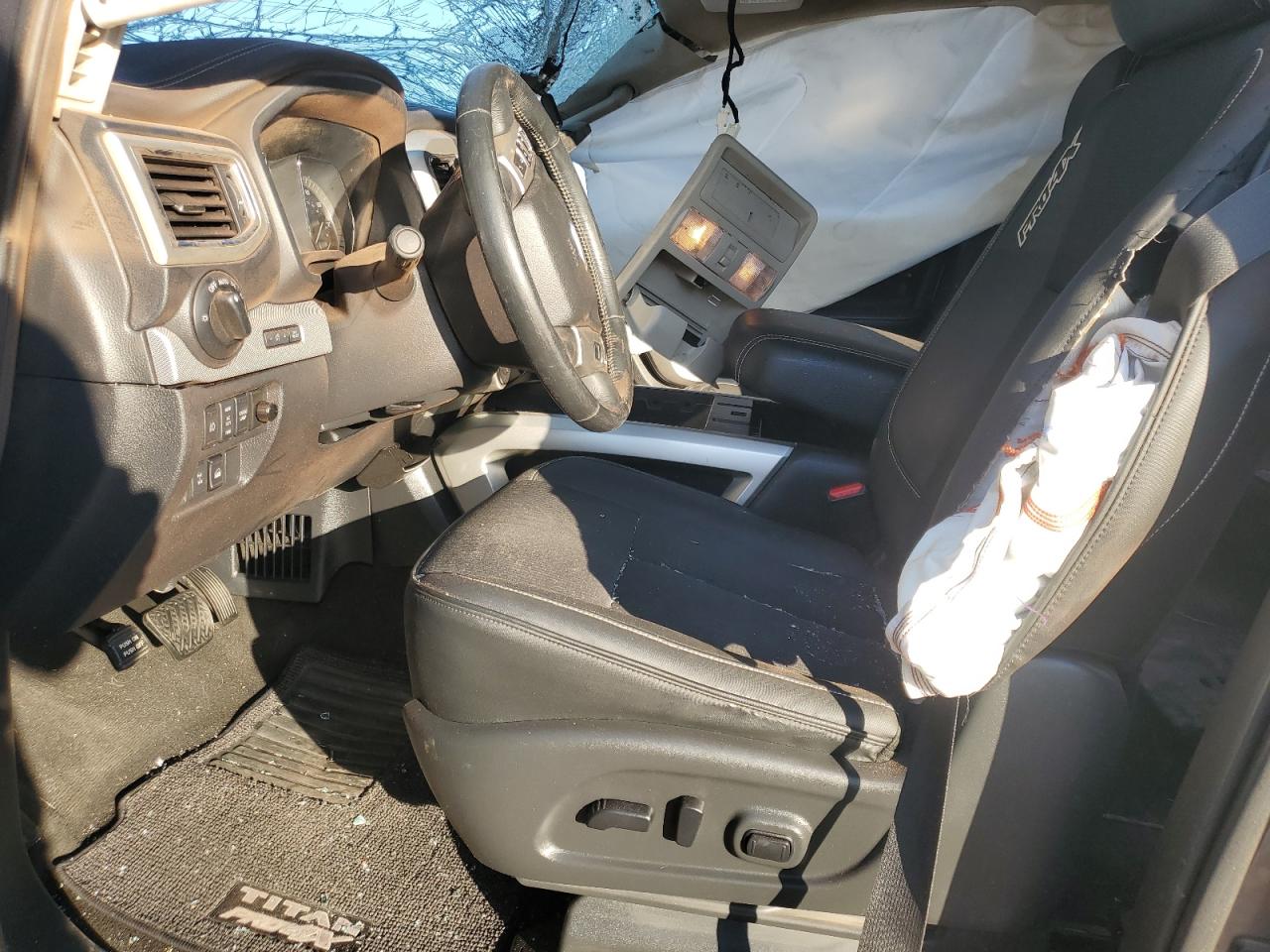 VIN 1N6AA1E59KN527002 2019 NISSAN TITAN no.7