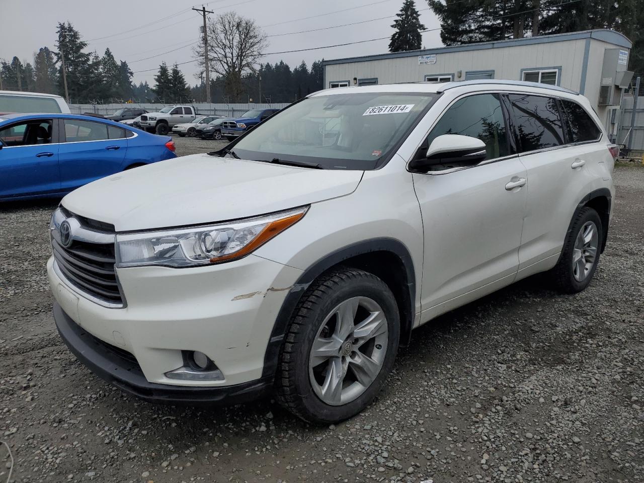 2015 Toyota Highlander - Image 1