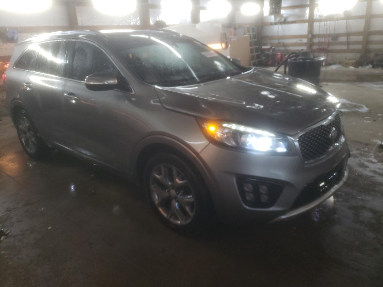 VIN 5XYPKDA11GG035061 2016 KIA SORENTO no.4