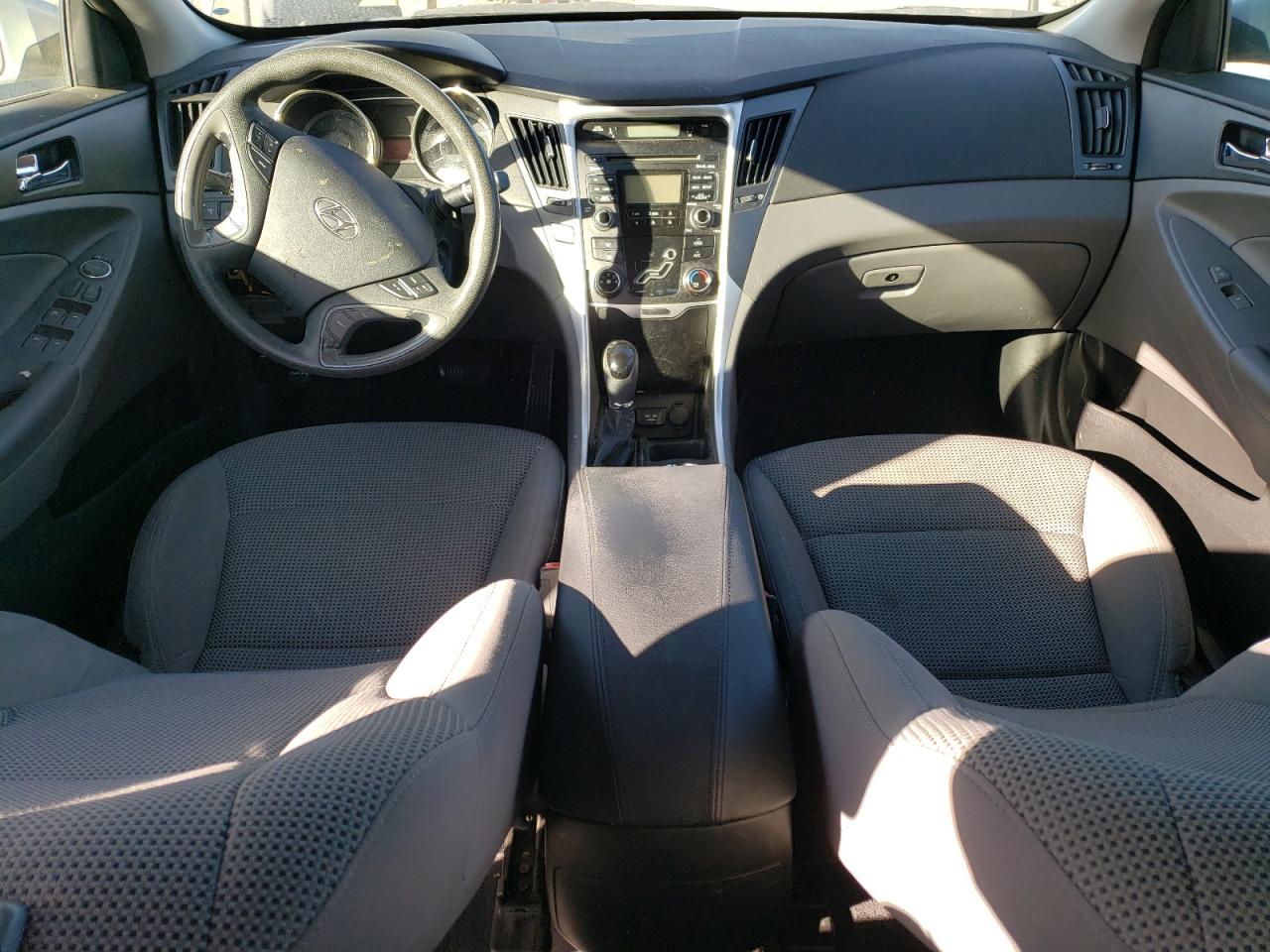 2011 Hyundai Sonata - Image 8