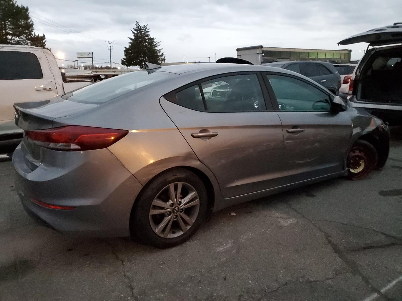 VIN KMHD84LF3JU576401 2018 HYUNDAI ELANTRA no.3