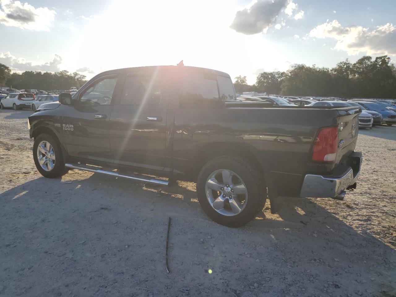 2014 RAM 1500 - Image 2