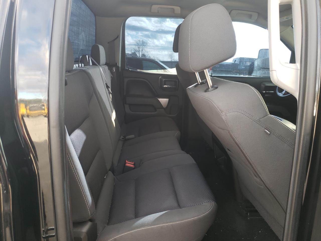 2017 Chevrolet Silverado - Image 10