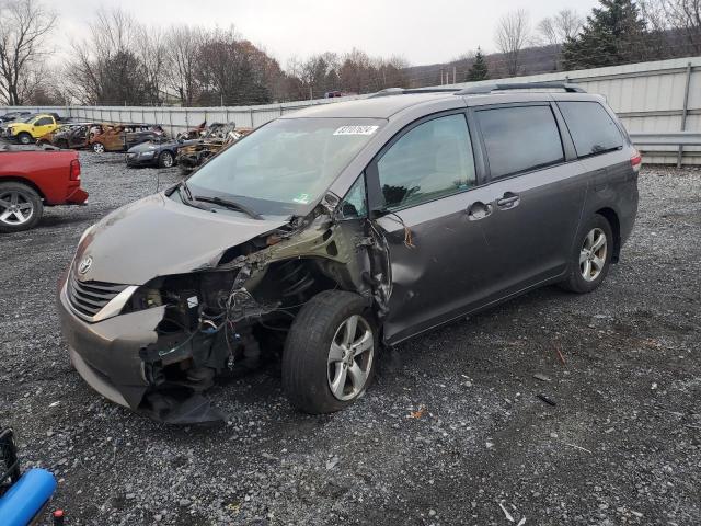 2013 Toyota Sienna Le