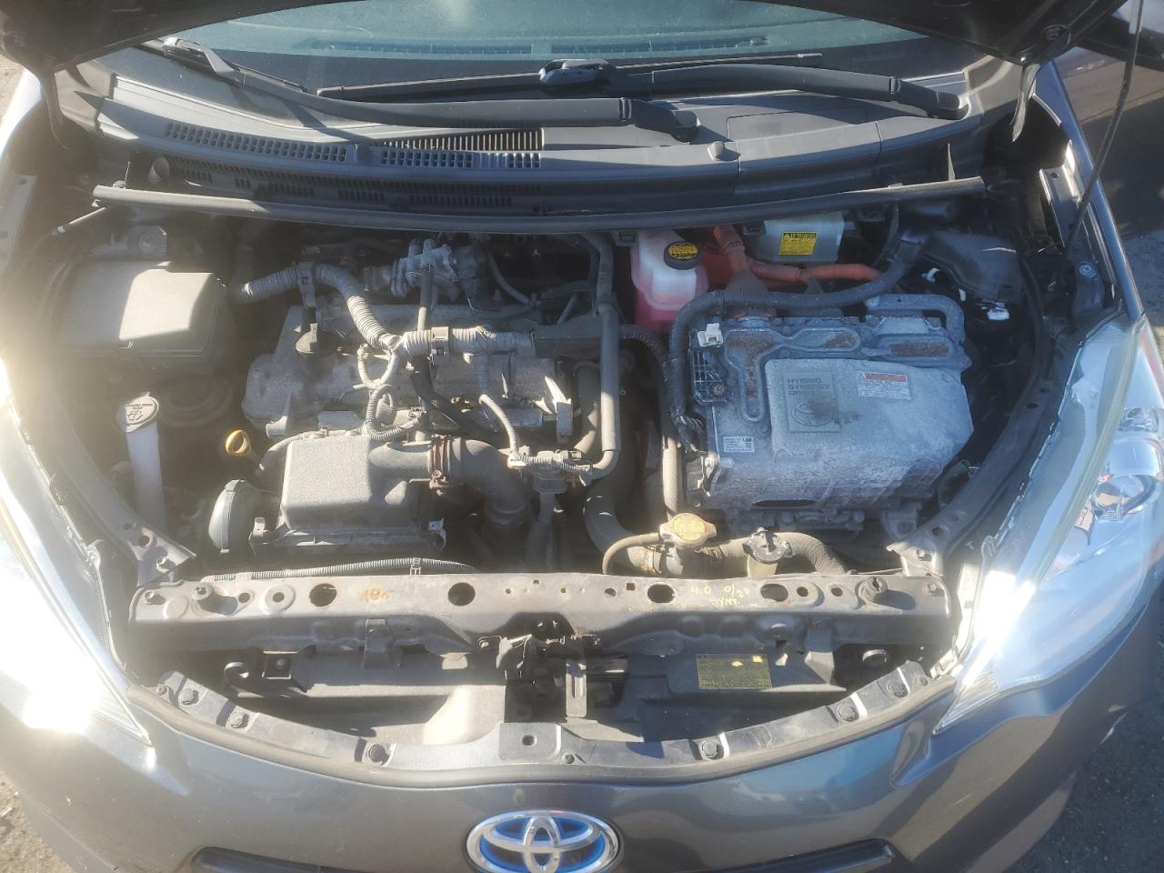2014 Toyota Prius - Image 11