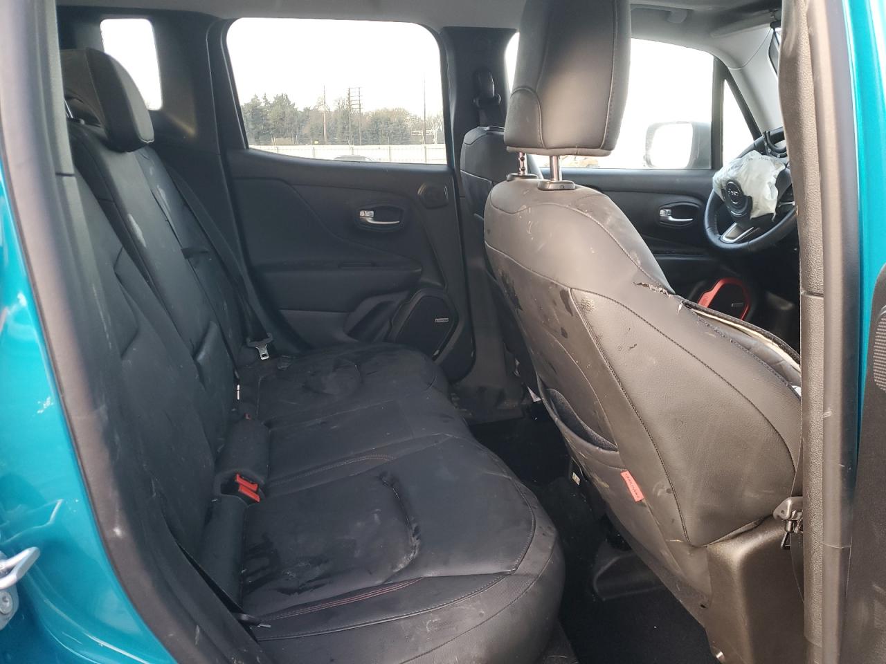2021 Jeep Renegade - Image 11