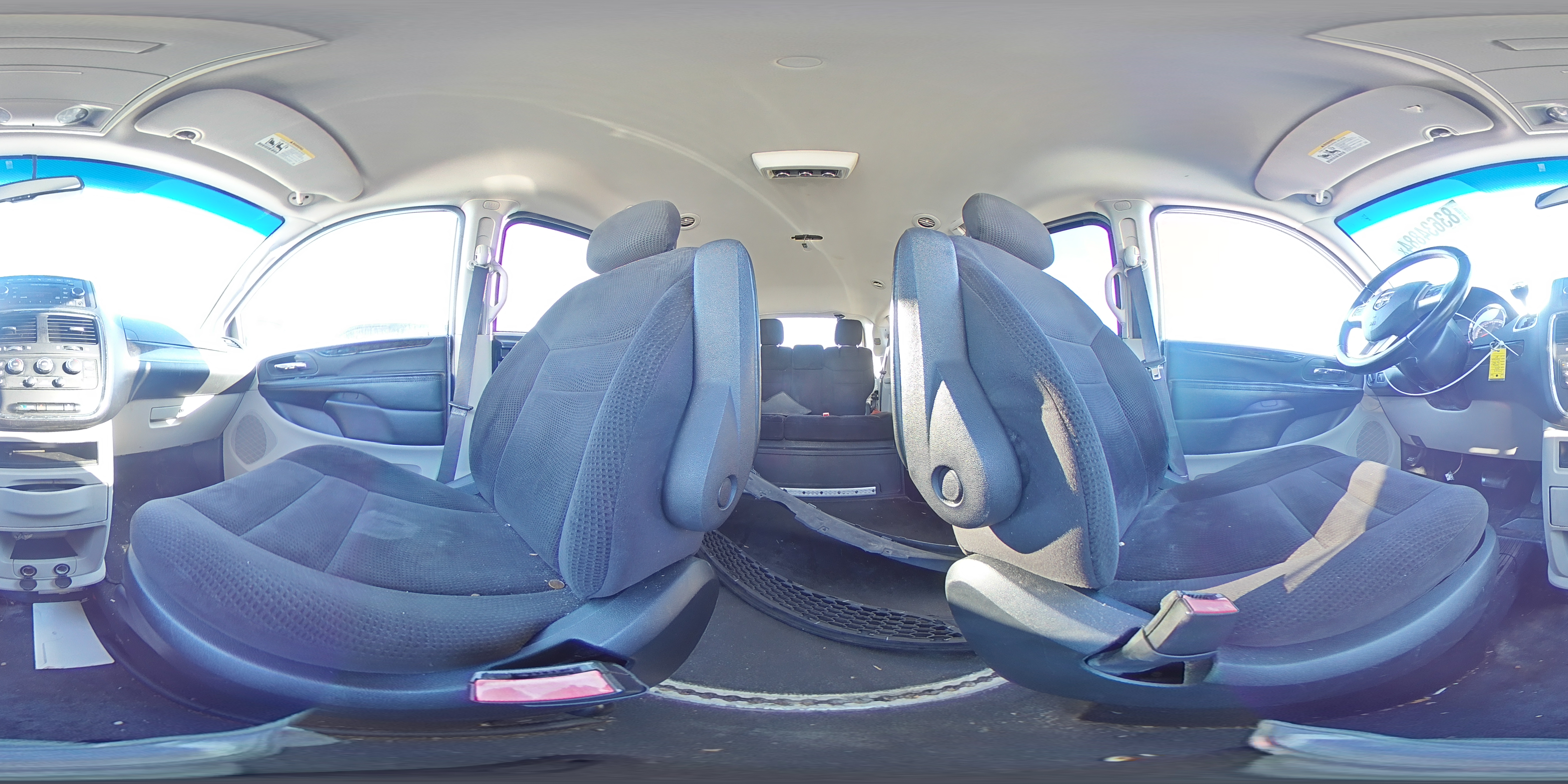 2016 Dodge Caravan - Image 15