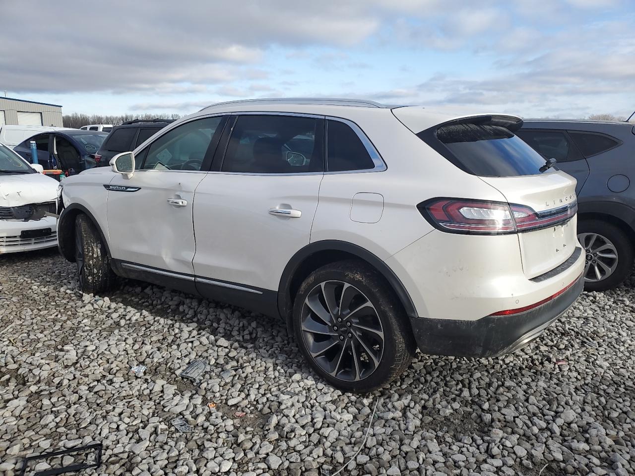 2019 Lincoln Nautilus - Image 2