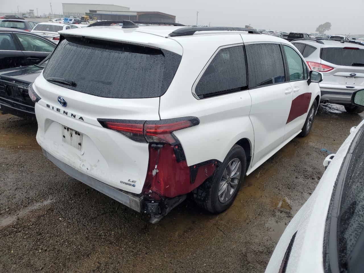 2022 Toyota Sienna - Image 3