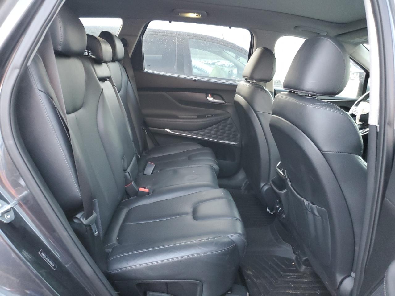 2020 Hyundai Santa Fe - Image 11