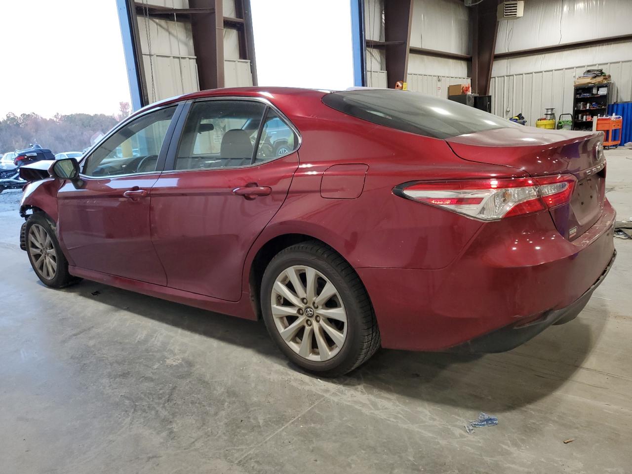 VIN 4T1B11HK1JU659826 2018 TOYOTA CAMRY no.2