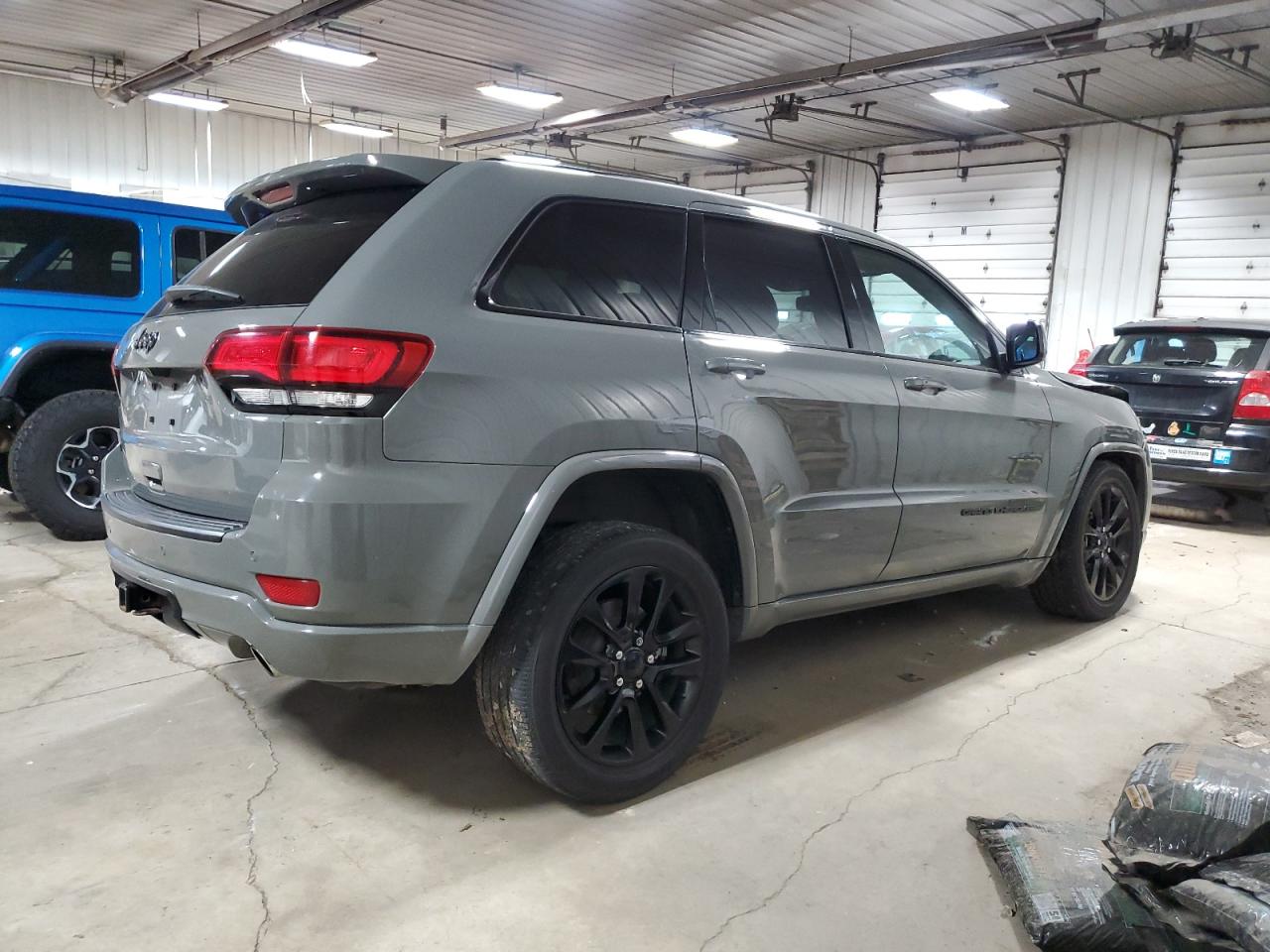 2020 Jeep Grand Cherokee - Image 3